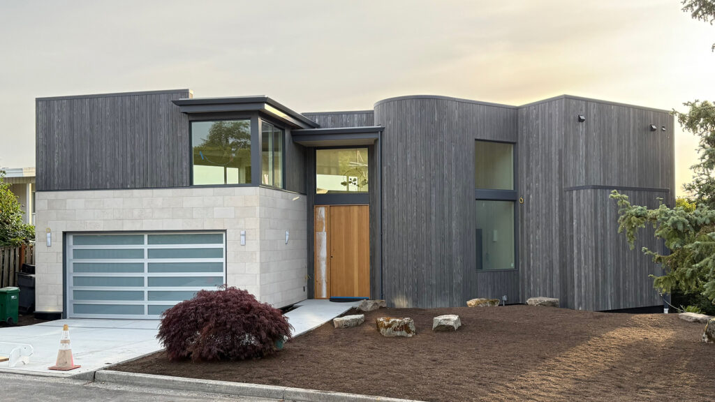 Kirkland waterfront home by Issaquah Lumber